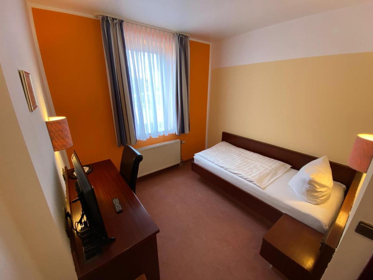Hotel Goldener Löwe Zeulenroda-Triebes Exteriör bild