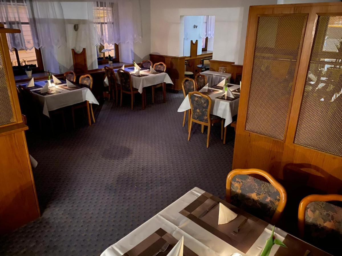 Hotel Goldener Löwe Zeulenroda-Triebes Exteriör bild