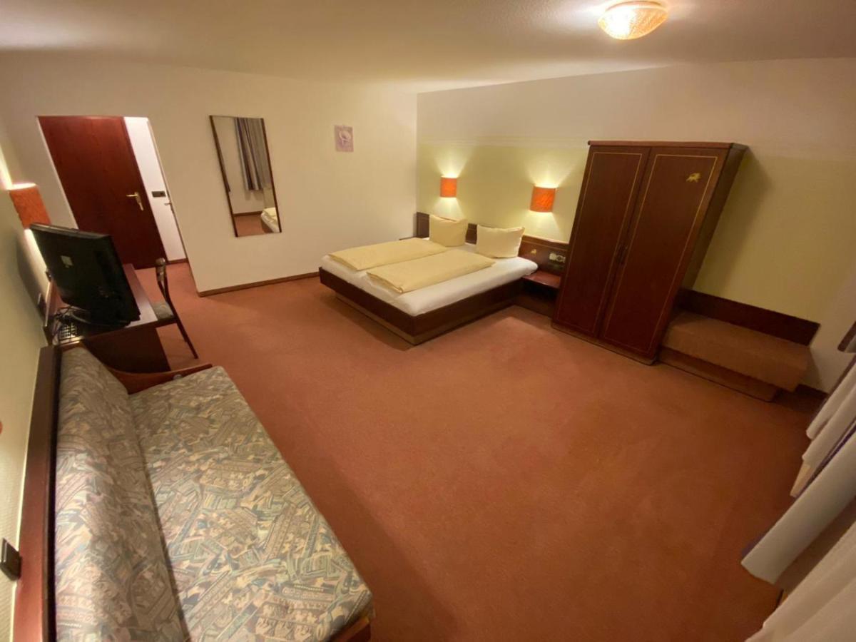 Hotel Goldener Löwe Zeulenroda-Triebes Exteriör bild