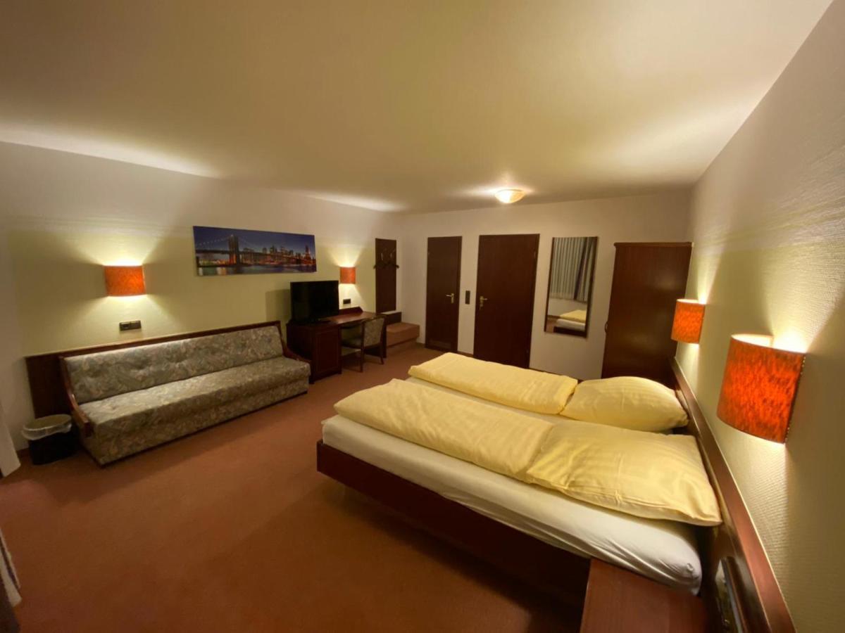 Hotel Goldener Löwe Zeulenroda-Triebes Exteriör bild