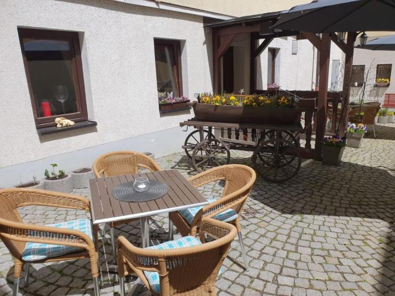 Hotel Goldener Löwe Zeulenroda-Triebes Exteriör bild