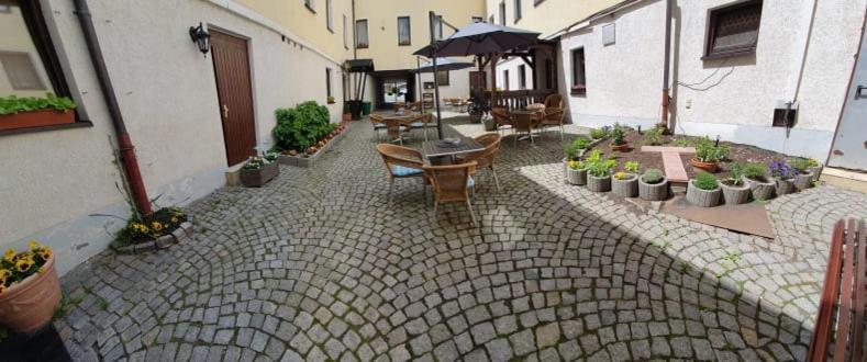Hotel Goldener Löwe Zeulenroda-Triebes Exteriör bild